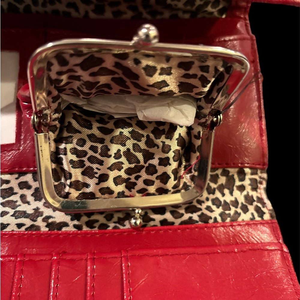 Kennwth Cole REACTION, red leather, 9 card holder w/ change Purse incleded.